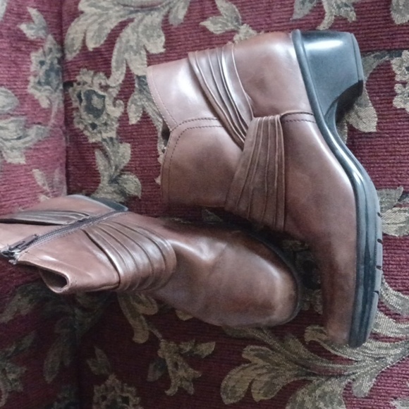 Clarks Wish Mood Brown Leather Pleated Ankle Boot - Picture 1 of 5
